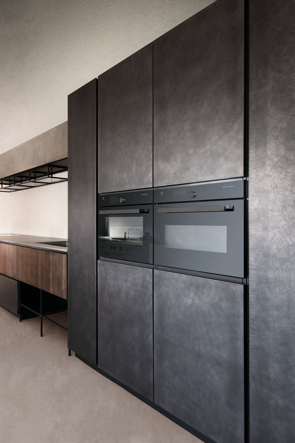 Ghost texture cucina in acciaio inox e texture geometrica | Xera linea per la casa indoor kitchen | Cucine per la casa