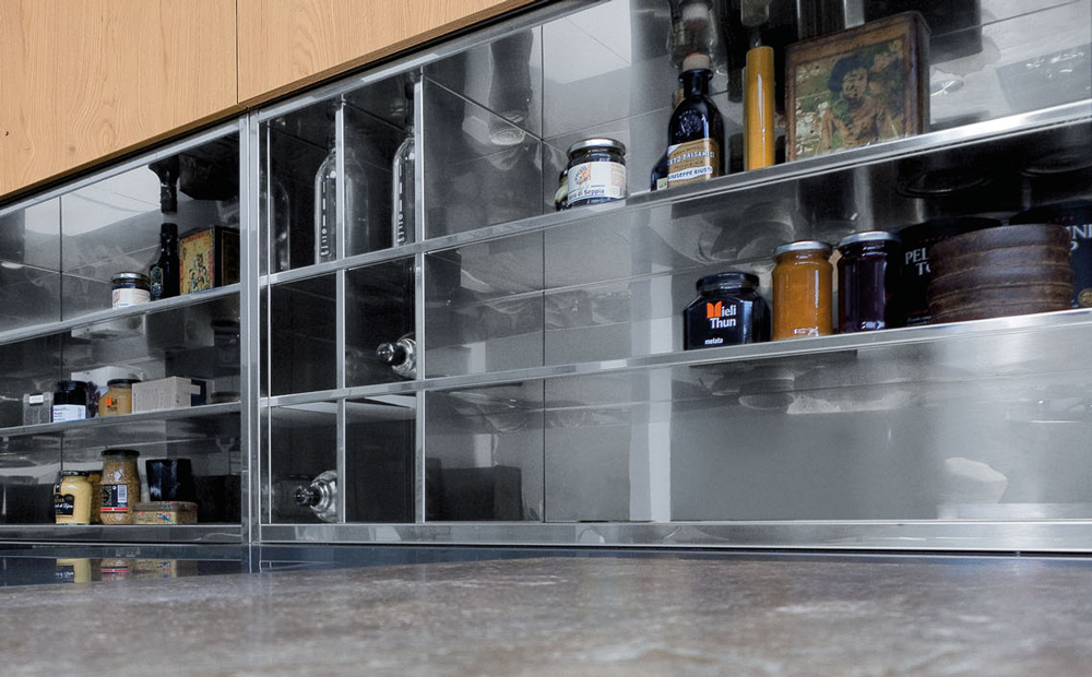 Monolit 90° la cucina lusso in acciaio con finitura hand brushed di Xera cucine